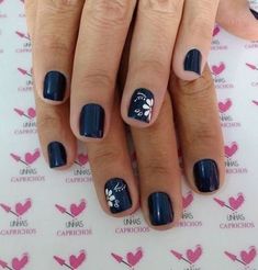 Easy Accent Nail Designs, Business Trip Nails, Black Nails For Summer, Dip Nail Design Ideas, Dip Nail Art Designs, Simple Floral Nail Art, 2023 Spring Nails, Spring Nail Ideas, Nails Art Designs