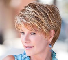 Short Cut Wigs, Short Layered Haircuts, Penteado Cabelo Curto, Short Pixie Haircuts, Trending Hairstyles, Short Hair Haircuts, Short Hair With Layers, Short Hair Styles Pixie