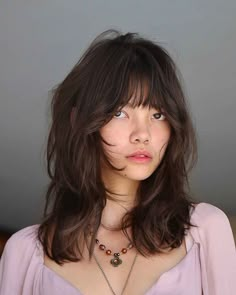 70 Shag Hairstyles Medium, 70 Haircut Women, Soft Shag Haircut With Bangs, High Low Haircut For Women, Shag Haircut Unstyled, Shaggy Haircut Bangs, Short Shag Hairstyles Round Face, Low Density Haircut, French Shag Haircut Medium