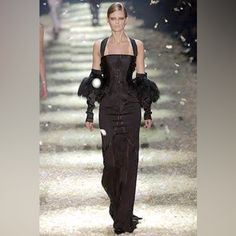 Tom Ford For Gucci F/W 2003 Black Corset Gown It40 Very Rare And Highly Collectable Gown. Gucci Silk Dress For Gala, Black Luxury Silk Evening Dress, Black Corset Gown, Tom Ford Dress Gowns, Tom Ford For Gucci 90s, Tom Ford Gucci 90s Runway, Elegant Black Gucci Dress, Glamorous Fitted Gucci Dress, Black Designer Gucci Dress