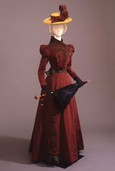 Day dress ca. 1900From the Galleria del Costume di Palazzo Pitti... Pitti Palace, Period Clothing