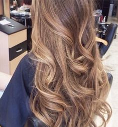 Pinterest// faithrw721 ☪️ Blond Cenușiu, Hair Color Flamboyage, Dark Hair With Highlights, Hair Color Light Brown, Hair Done, Long Brown Hair