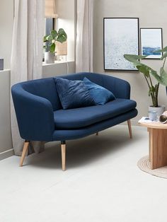 3-zitsbank GISTRUP donkerblauwe stof Cozy Contemporary Living Room, Interior For Living Room, Comfy Sofa Bed, Cozy Contemporary, Navy Blue Sofa, Scandinavian Furniture Design, Chic Coffee Table, Scandinavian Style Interior, Blue Sofa