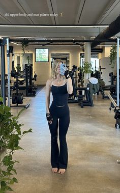 Daisy Keech Aesthetic, Daisy Keech Outfits, Daisy Keech Workout, Daisy Keech Body, Sweat Fits, Leggins Outfit, Clean Girl Outfits, Flare Leggings Outfit, Daisy Keech