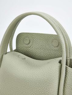 Luxury Bucket-shape Shoulder Bag For On-the-go, Luxury Spring Bags For On-the-go, Summer Crossbody Bucket Bag For On-the-go, Green Bucket Bag With Removable Pouch, Green Bucket Bag With Adjustable Strap, Spring Bucket Bag For On-the-go, Spring Bucket Bag, Trendy On-the-go Bucket Bag, Green Bucket Bag With Detachable Strap And Double Handle