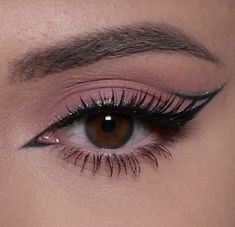 Maquillage Yeux Cut Crease, Eye Makeup Images, Pretty Eye Makeup, Prom Eye Makeup, Beginners Eye Makeup, Cute Eye Makeup, Eye Makeup Techniques, Makeup Artist Tips, Eye Makeup Pictures