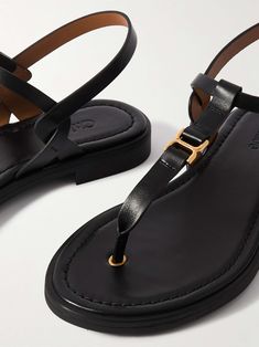 Feminine Sandals, Interlocking Design, Logo Wear, Chloe Shoes, Fashion Footwear, Chloe Marcie, Office Wear, Black Heels, Black Sandals