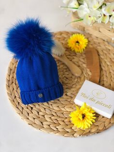 CAPPELLINO LANA E VOLPE BLU ROYAL PON POM - Noi da piccoli Blue Wool, Wool Hat, Royal Blue, Winter Hats, Pom Pom, Customer Service, Fox, In Italy, In This Moment