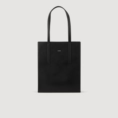 Plain Leather Tote Bag Sac Tote Bag, Spring Sneakers, Accessories Bags Shoes, Black Leather Tote Bag, Sandro Paris, Shoes Sandals Heels, Tote Bag Black, Weekender Tote, Heeled Loafers