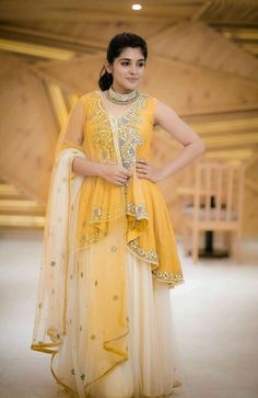 Function Dresses, Mehndi Dress, Pakistani Formal Dresses, Lehnga Dress, Pakistani Wedding Outfits, Designer Party Wear Dresses