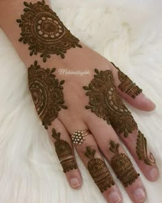 henna designs for hands and feet are very attractive, yet it's hard to tell