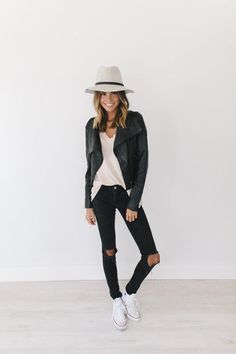 Gray Fedora Hat Outfit, Grey Fedora Hat Outfit, Worship Leader Outfit Women, Worship Leader Outfit, Fedora Hat Outfit, Hat Outfit Fall, Stylish Hats For Women