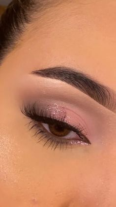 Simple Pink Makeup Looks Step By Step, Easy Makeup Ideas For Birthday, Light Pink And Silver Eye Makeup, Eyeshadow Look For Brown Eyes, Smokey Pink Eye Makeup Tutorial, Light Pink Eyeshadow Looks Step By Step, Simple Pink Makeup Looks Natural, Light Pink Eyeshadow Looks Natural, Pink Make Up Tutorial