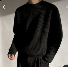 Male Sweater Outfit, Knitted Sweaters Men, Outfits Quotes, Simple Sweaters, Solid Color Sweater, Harajuku Streetwear, Men's Korean Style, Round Neck Sweaters, Collar Sweater