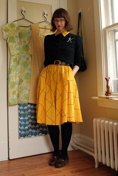 yellow dress and monogrammed sweater Yellow Sweater Outfit, Vintage Capsule Wardrobe, Yellow Clothes, Badass Style, Quirky Fashion, Vintage Wardrobe, Vintage Inspired Outfits, Fashion Attire, Curvy Outfits