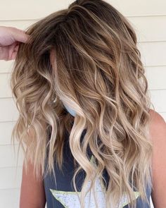 Blonding Specialist, Blonde Balayage Hair, Balayage Hair Color Ideas, Balayage Hair Color, Cool Blonde Hair, Dirty Blonde Hair, Hair Color Shades, Blonde Hair Shades, Blonde Hair With Highlights