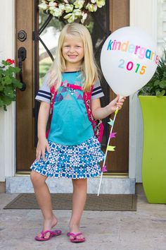 School Balloons, First Day Of School Photos, First Day Of School Photo, Kindergarten Outfit, Teacher Picture