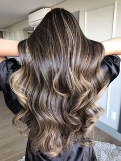 Beige Hair, Black Hair Balayage, Dark Hair With Highlights, Light Hair Color, Haircuts For Long Hair, Hair Color Balayage