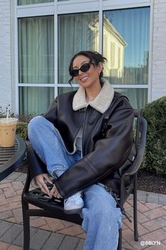 Fashion Inspo Aesthetic, Bandana Cap, Winter Jacket Outfits, Nyc Outfits, Instagram Coffee, Faux Fur Coats, Aviator Jacket, Fur Leather Jacket, Neutral Style