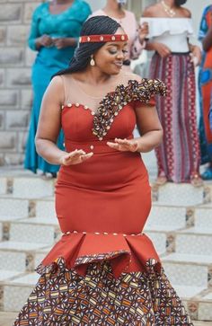 Kitenge Designs For Ruracio, Roora Dress Designs, Kikuyu Traditional Attire For Women, Lobola Dresses For Bride, Koito Dresses, Ruracio Outfits For Ladies Kikuyu, Kikuyu Traditional Wedding Dress, Kikuyu Ruracio Dresses, Ankara Bridesmaid Dresses