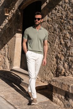 Man In Polo Shirt, Men Polo Outfit, Office Old Money, Polo Outfit Men, Italian Mens Fashion, Italy Men