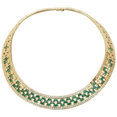 Elaborate 18kt Yellow Gold Necklace, highly polished, with alternating Emeralds & Diamonds interwoven into a complex & colorful Tapestry. 99 square cut clean & white Diamonds weighing approximately a total of 7cts framing alternating Emerald & Gold sections. The center section is set with 56 emerald c ut Emeralds - totaling 11.4 carats. Magnificent Jewels, Tiaras Jewellery, Woven Necklace, Jewellery Indian, Diamond Necklaces, Luxury Jewellery, Gold Statement Necklace, Ring Emerald, Unusual Jewelry