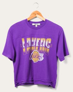 Lakers Courtside, Law Outfits, Food Clothes, Shirt Design Inspiration, Cropped Tee, Junk Food, Crop Tee, New Outfits, Sports Women