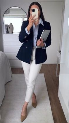 Shine confidently with 20+ Business Professional Outfits! 👗💼 From Stylish Work Attire to Buissnes Outfit Women, Èšinute Business Casual makes Business Casual Outfits For Work stand out. Interview Outfits Women, Interview Attire, Business Attire Women, Outfits For Work, Office Casual Outfit