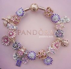 Pandora Design Ideas, Purple Pandora Bracelet, Aesthetic Bracelet, Pandora Bracelet Charms Ideas, Girly Bracelets, Pandora Bracelet Designs, Pandora Jewelry Charms, Pretty Jewelry Necklaces, Wrist Jewelry