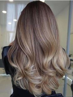 Dark to Carmel hair Ongles Beiges, Ash Blonde Hair Colour, Brown Ombre Hair, Balayage Ombré, Ombre Hair Blonde, Medium Long Hair, Pinterest Hair, Balayage Hair Blonde