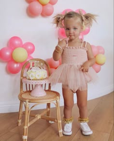 Toddler Birthday Outfit, Hippie Birthday Party, 2nd Birthday Photos, Baby Birthday Photoshoot, 2nd Birthday Party For Girl, Hippie Birthday, Girls Birthday Party Themes, 2nd Birthday Party Themes, Girl 2nd Birthday