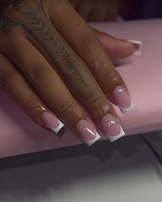 Easy Nail Polish, Gel Nails Long, 2022 Nails, Home 2023, French Tip Acrylic Nails, Work Nails, French Acrylic Nails, Short Square Acrylic Nails