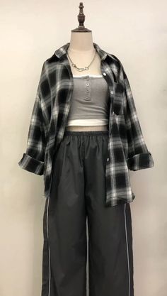 Acubi Style, Girl Skater, Cool Looks, Streetwear Lifestyle, Summer Outfits For Women, Outfit References, School Fit, Fashion Top Outfits, Baggy Clothes