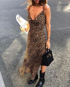 Leopard Maxi Dress Outfit, Leopard Dress Outfit, Mommy Outfits, Paris Mode, Online Clothing Store, Summer Dress Outfits, Mode Inspo, Casual Dinner Outfit