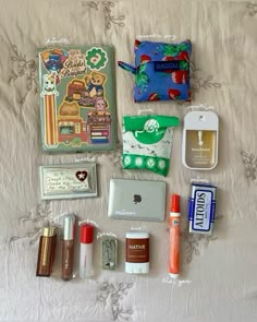 Backpack Tour, Everyday Bag Essentials, Messanger Bag, Sleepover Bag, School Bag Essentials, Inside My Bag, Purse Essentials, All The Small Things, Handbag Essentials