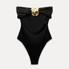 New With Tag Zara S/S 2024 Collection Straight Draped Neck Swimsuit. Round Metal Piece Appliqu At Chest. Interior Lining. Black | 0167/216 Composition: Outer Shell 84% Polyamide 16% Elastane Lining 90% Polyamide 10% Elastane Which Has At Least: Outer Shell 84% Rcs-Certified Recycled Polyamide Lining 90% Rcs-Certified Recycled Polyamide Chic Bandeau Swimwear, Chic Formal Swimwear For Summer, Elegant Bandeau Bodysuit For Summer, Elegant Fitted Bandeau Bodysuit, Elegant One-piece Bodysuit For Evening, Elegant Evening One-piece Bodysuit, Elegant Strapless Summer Bodysuit, Chic Strapless Swimwear For Evening, Elegant Bandeau Party Swimwear