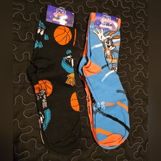 Nwt Warner Brothers Space Jam Mens Socks - Size 6-12, 6 Pair! Step Up Your Sock Game With These Nwt Warner Brothers Space Jam Mens Socks In Size 6-12. This Set Includes 6 Pairs Featuring Characters Like Bugs Bunny, Marvin The Martian, Daffy Duck, Sylvester The Cat, And Tasmanian Devil. Made From 97% Polyester And 3% Spandex, These Socks Are Both Comfortable And Fun, Perfect For Basketball Enthusiasts And Fans Of The Classic Movie. Key Features: Size: 6-12 Material: 97% Polyester, 3% Spandex 6 Pa Daffy Duck Space Jam, Space Jam Bugs Bunny, Space Jam Characters Looney Tunes, Bugs Bunny Socks, Space Jam Jersey, Sylvester The Cat, Marvin The Martian, Tasmanian Devil, Space Jam