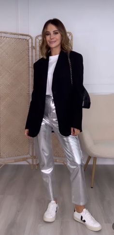 Silver Leather Blazer Outfit, Silver Jeans Street Style, Metallic Silver Pants Outfit Casual, How To Wear Metallic Pants, Frankie Shop Outfit, Gold Leather Pants Outfit