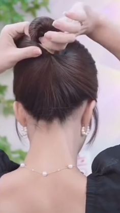 _Sonika_shukla | Easy Twisted Hair Bun hairstyle for Girls 🔥✅🔥💕✅.... Thankyou Dear for 14 Millions Views 🤗🥰🍫🎂 . . #reelsinsta #instagood #instalike… | Instagram How To Do Hair Buns Step By Step, Hair Buns For Long Hair, Twisted Hair Bun, Simple Hair Bun, Buns For Long Hair, Hair Twist Bun, Yorkie Haircuts, Hair Donut