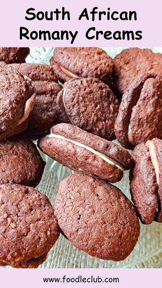 A pile of romany creams on a glass platter. How To Bake Biscuits At Home, South African Biscuits, Crunchies Recipe South Africa, Rainy Recipes, Biscuit Recipes Uk, Crunchie Recipes, Chocolate Board, Biscuits And Cookies