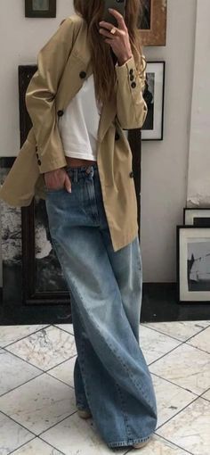 Wide Leg Outfits, Bored Drawing, Wide Leg Jeans Outfits, Patch Pocket Jeans, Wide Leg Jeans Outfit, Legs Outfit, Wide Leg Pants Outfits, Getting Bored, 여름 스타일