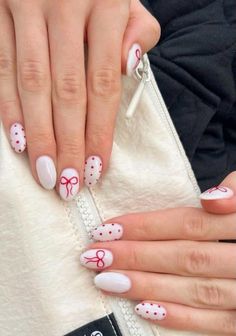 Celebrate the holiday season in style with these cute Christmas nails and designs, including festive nail art ideas that you can DIY at home! Gel Nails Ideas 2024, Easy Short Gel Nails, Coquette Summer Nails, Fun Easy Nails, Classy Fun Nails, How Nails, Builder Gel Nails Design Short, Garden Party Nails, Girly Summer Nails