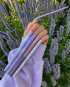 Nails Not Long Not Short, Very Very Long Nails, Cute Nail Designs Purple, Good Nails Designs, Pretty Long Nails Acrylic, Nail Purple Design, Ombre Acrylic Nails With Design, Idee Nail Art, Acrylic Nails Designs Coffin