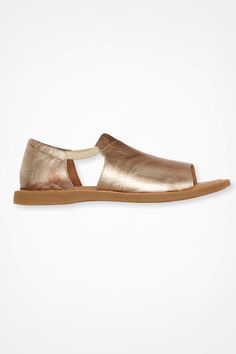 Born’s signature quality and natural design, in a slip-on sandal for any day of the week. | Women's "Cove Modern" Sandals by Børn - Blue - 7 Modern Summer Slip-ons With Leather Sole, Modern Summer Slip-ons With Textured Sole, Modern Leather Sole Slip-ons For Summer, Summer Everyday Slip-ons With Removable Insole, Slip-on Summer Sandals For Everyday, Modern Sandals, Natural Design, Shoe Size Conversion, Day Of The Week