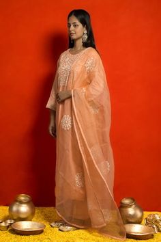 Peach silk chanderi kurta with floral applique embroidery on yoke and sleeve hem. Paired with straight pant and applique embroidered dupatta. - Aza Fashions Kurta Set For Women, Unstitched Suits, Woman Suit Fashion, Organza Dupatta, Fashion App, Kurta Set, Floral Applique, Suit Fashion, Set For Women