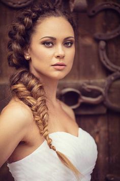 ​Add a romantic touch to your style with braided updos designed for long hair with braids. These sophisticated hairstyles are perfect for weddings or date nights. Embrace elegance effortlessly. As an Amazon Affiliate I earn commission on qualifying purchases. Hairstyle Bridesmaid, Greek Hair, Prom Inspiration, Wedding Braids, Face Shape Hairstyles, Peinados Recogidos, Fishtail Braid, Side Braid, Trending Hairstyles