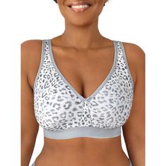 The Fruit of the Loom Womens Plus Size Beyond Soft Wireless Cotton Bra is your most comfortable wireless bra yet! This soft cotton bra features full coverage unlined cups that are lightweight, breathable, and designed with an inner sling to help shape and support. Enjoy a comfortable and flexible fit with wide, pinch-free straps and an elastic bottom band. Perfect for leisure or everyday wear, our design provides side and back smoothing under every outfit. Everyday Happy, Cotton Bra, Cotton Bras, Bra Style, Plus Size Bra, Everyday Bra, Wireless Bra, Cotton Pullover, Women's Flats