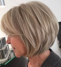 Dishwater Blonde, Bob Hairstyles 2018, Haircuts Women, Face Hairstyles, Layered Bob Haircuts, Hairstyles And Haircuts, Modern Haircuts, Layered Bob Hairstyles