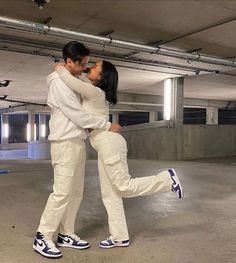 Shooting Photo Couple, Matching Couple Outfit, Couple Streetwear, Streetwear Photoshoot, Couple Matching Outfits, Couple Fits, Cute Couple Outfits, Dope Outfits For Guys, Black Love Couples