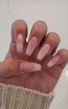 Nail Silver, Movie Aesthetic, Accent Nail, Pointed Nails, Classy Acrylic Nails, Nails Glitter, Snowflake Nails, Christmas Nails Acrylic